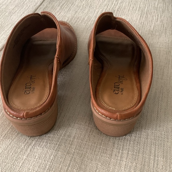 Sofft Euro Soft Caelyn brown leather heeled sandals. Size 6 - Picture 2 of 5